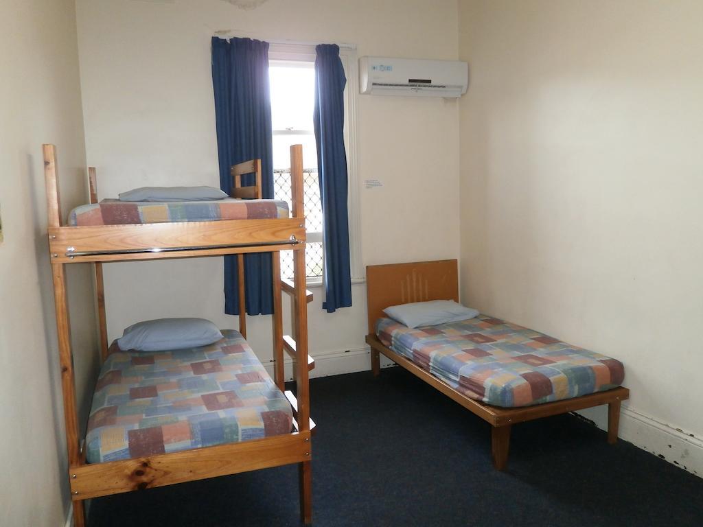 Launceston Backpackers Hostel Стая снимка
