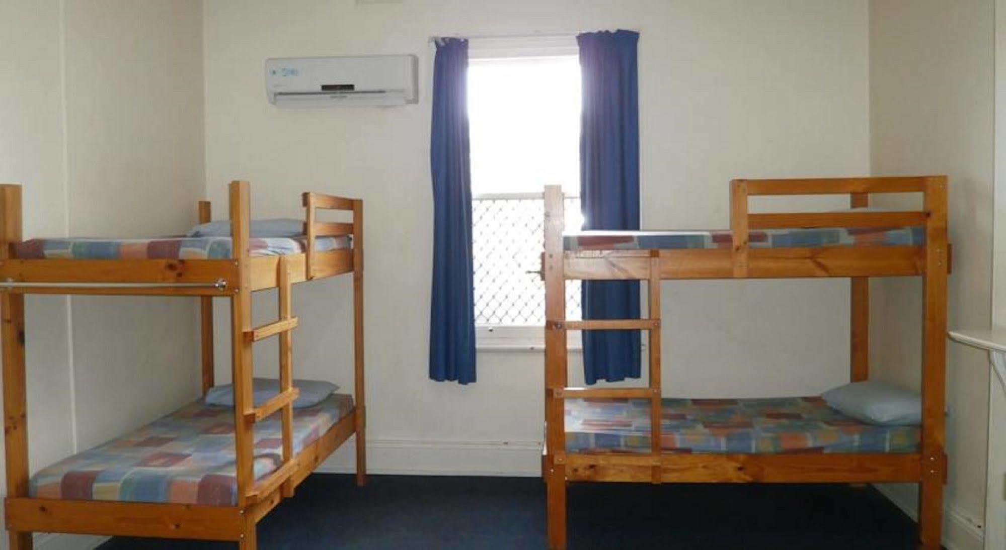 Launceston Backpackers Hostel Екстериор снимка