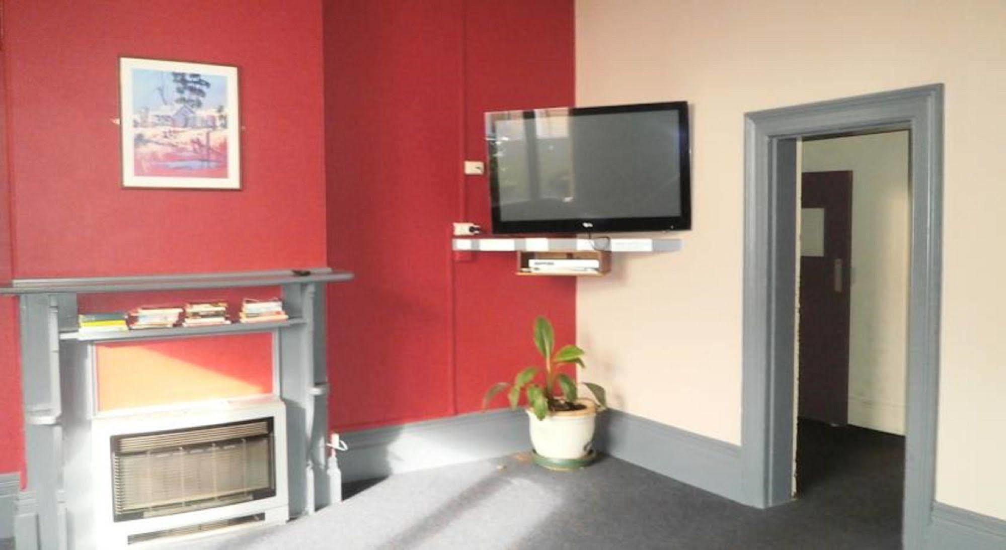 Launceston Backpackers Hostel Екстериор снимка